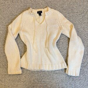 American Eagle Outfitters White V-Neck Sweater Size Medium